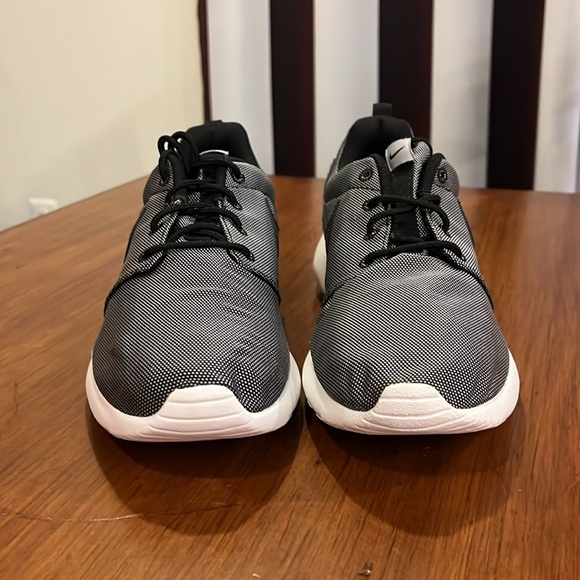 Nike Rosherun Roshe One Premium Shoes Sneakers new 525234 010 Mens Size 8 - Picture 6 of 11